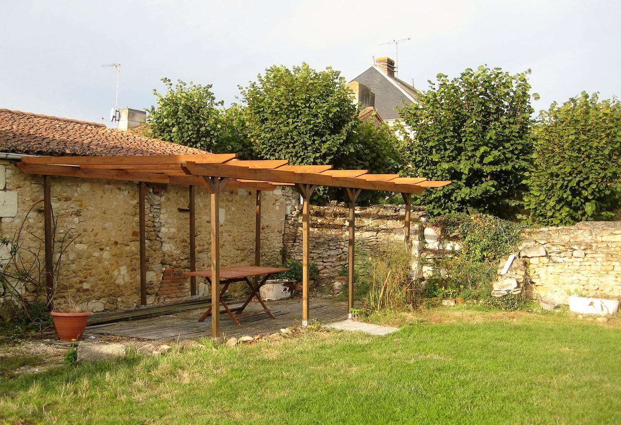 Bed and breakfast Chambre d'Hôtes Oiron Extérieur photo